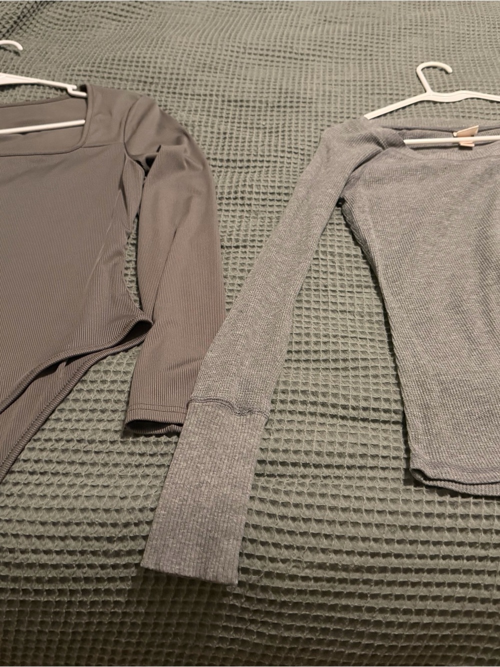 Women’s Gray Long-Sleeve Ribbed Sweater Top